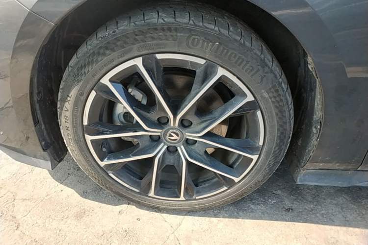 Used CHANGAN UNI-V iDD 2024 Blue Whale Smart Electric iDD 136km ZhiKu Model Left Front Wheel Hub