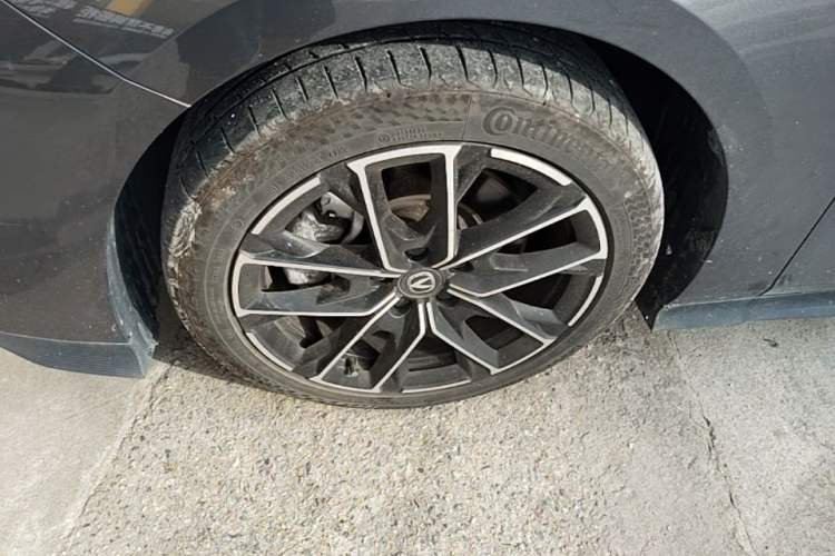 Used CHANGAN UNI-V iDD 2024 Blue Whale Smart Electric iDD 136km Luxury Model Left Front Wheel Hub