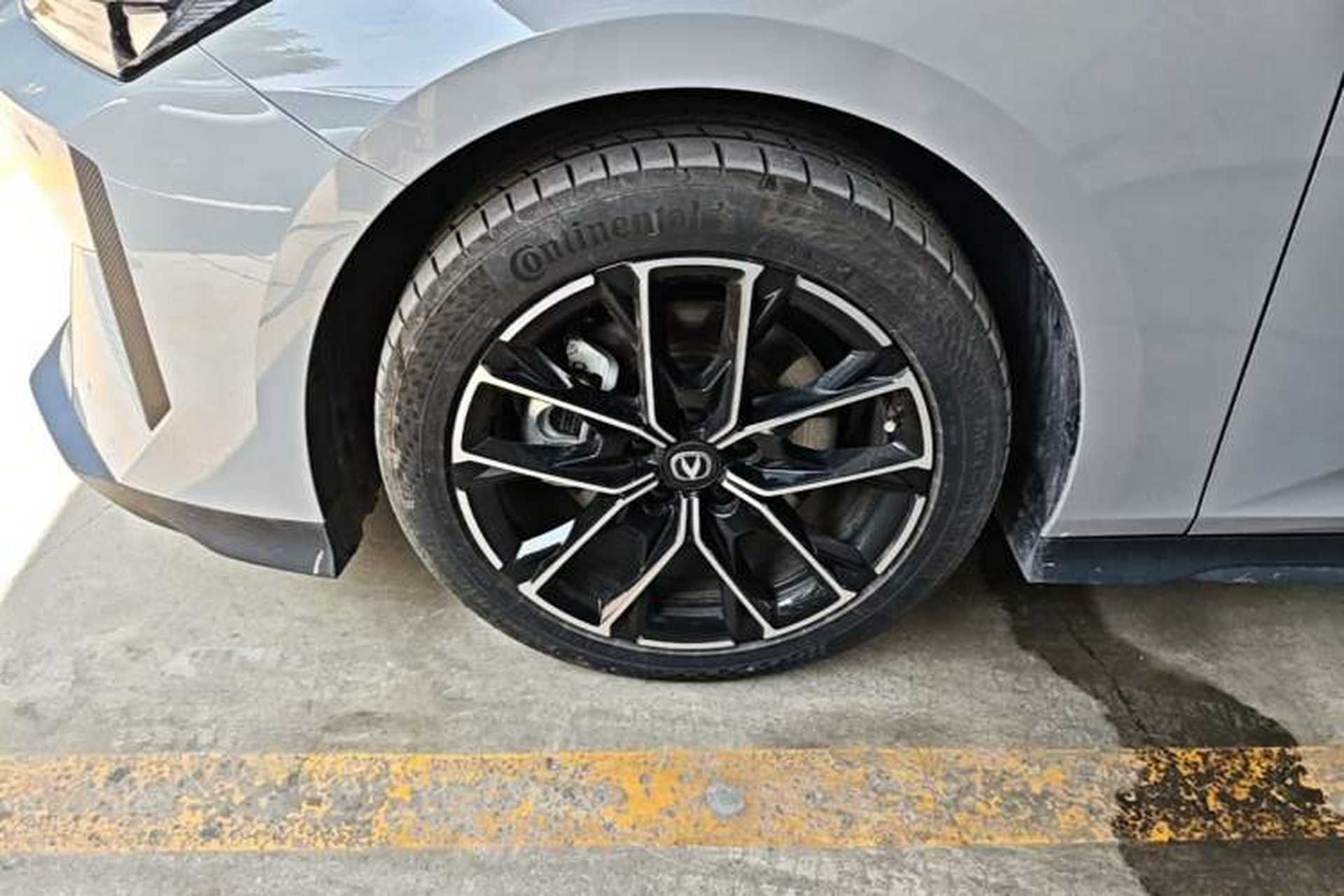 Used CHANGAN UNI-V iDD 2024 Blue Whale Smart Electric iDD 136km Luxury Model Left Front Wheel Hub