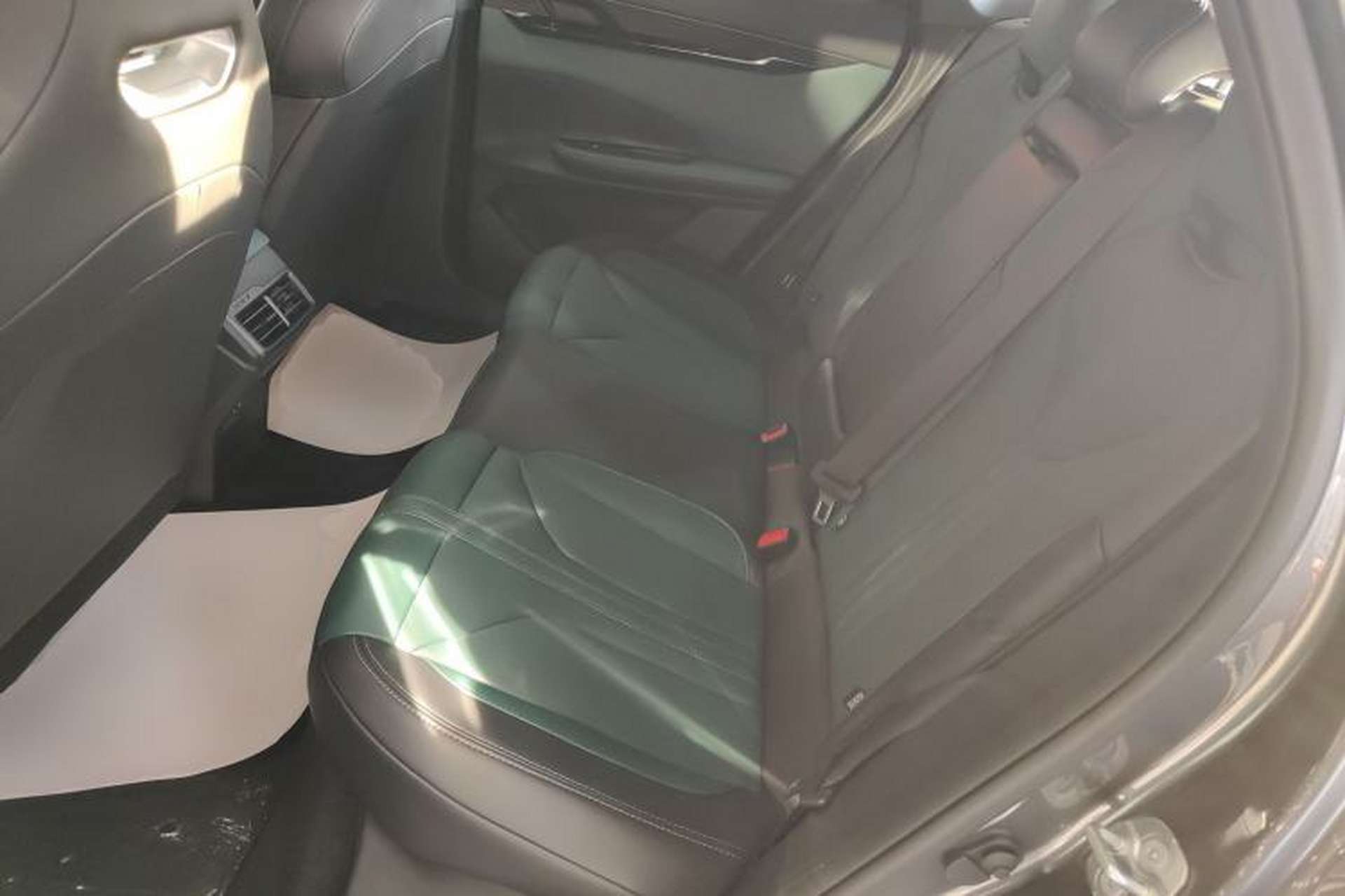 Used CHANGAN UNI-V iDD 2024 Blue Whale Smart Electric iDD 136km Luxury Model Left Rear Seat