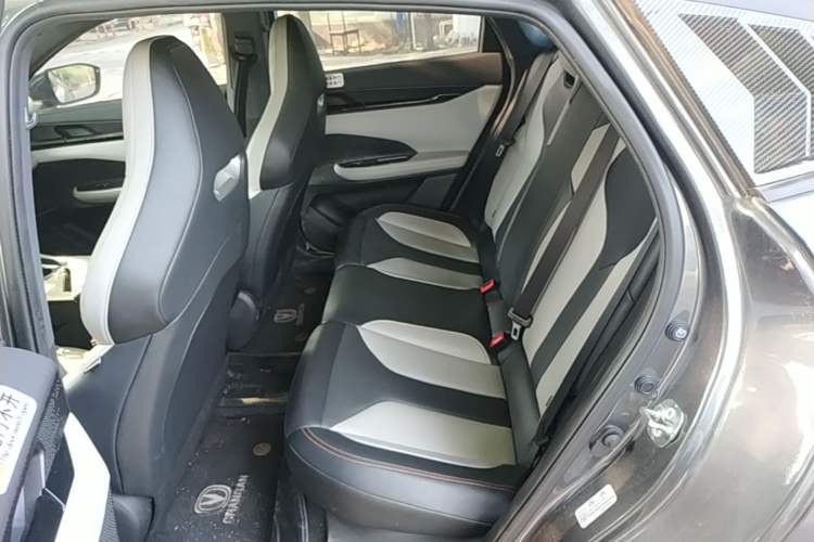 Used CHANGAN UNI-V iDD 2024 Blue Whale Smart Electric iDD 136km ZhiKu Model Left Rear Seat