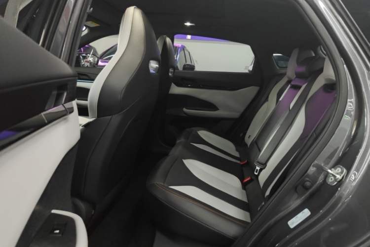 Used CHANGAN UNI-V iDD 2024 Blue Whale Smart Electric iDD 136km Luxury Model Left Rear Seat