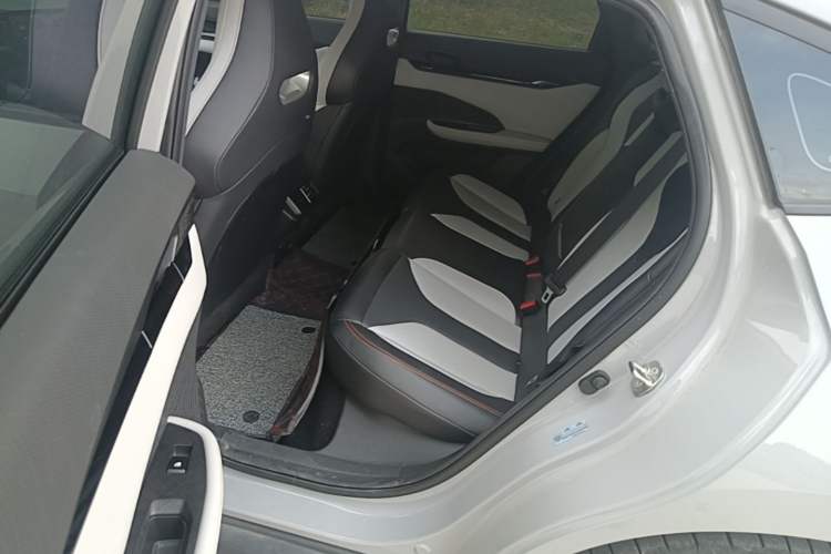 Used CHANGAN UNI-V iDD 2024 Blue Whale Smart Electric iDD 136km Luxury Model Left Rear Seat