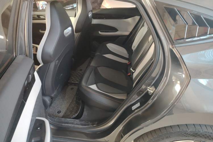 Used CHANGAN UNI-V iDD 2024 Blue Whale Smart Electric iDD 136km ZhiKu Model Left Rear Seat