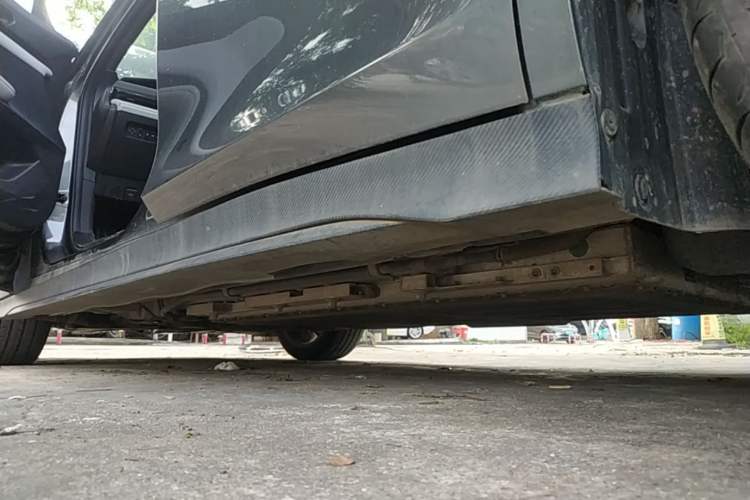 Used CHANGAN UNI-V iDD 2024 Blue Whale Smart Electric iDD 136km ZhiKu Model Left Side Sill