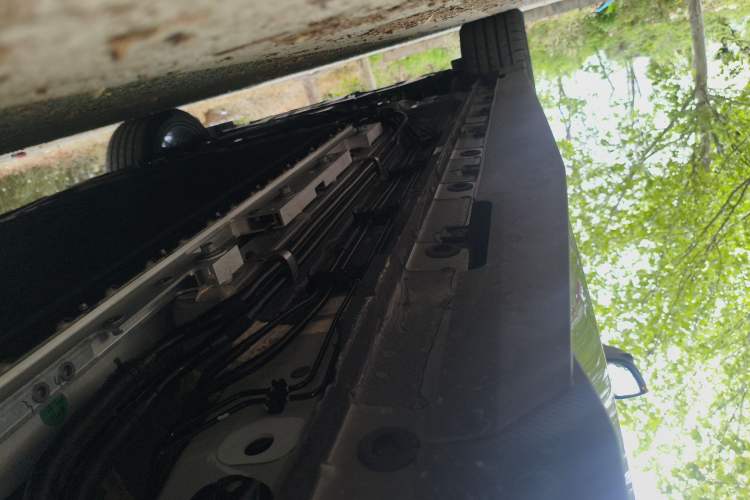 Used CHANGAN UNI-V iDD 2024 Blue Whale Smart Electric iDD 136km ZhiKu Model Left Side Sill
