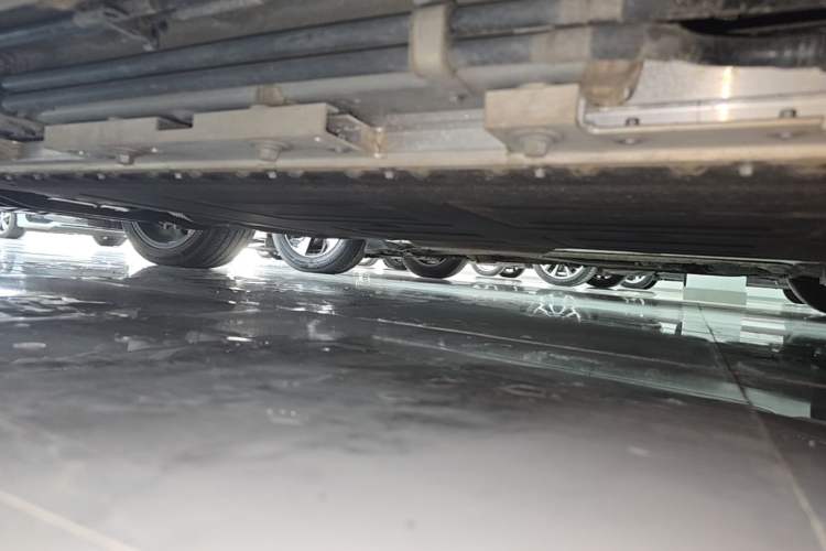 Used CHANGAN UNI-V iDD 2024 Blue Whale Smart Electric iDD 136km ZhiKu Model Left Side Sill