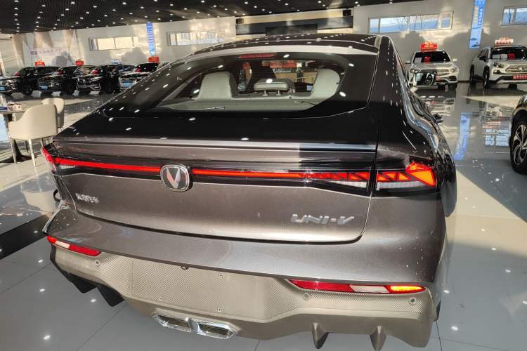 Used CHANGAN UNI-V iDD 2024 Blue Whale Smart Electric iDD 136km Luxury Model Rear