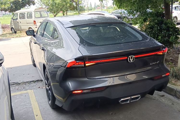 Used CHANGAN UNI-V iDD 2024 Blue Whale Smart Electric iDD 136km Luxury Model Rear Left 45 Deg
