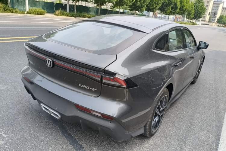 Used CHANGAN UNI-V iDD 2024 Blue Whale Smart Electric iDD 136km ZhiKu Model Rear Right 45 Deg