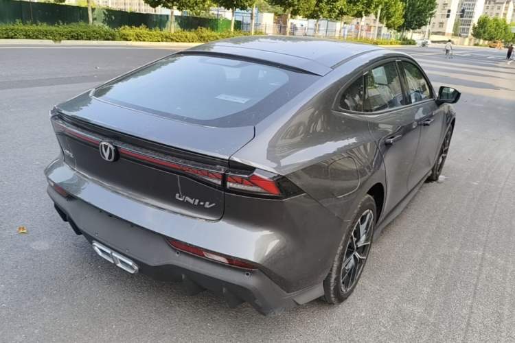 Used CHANGAN UNI-V iDD 2024 Blue Whale Smart Electric iDD 136km ZhiKu Model Rear Right 45 Deg