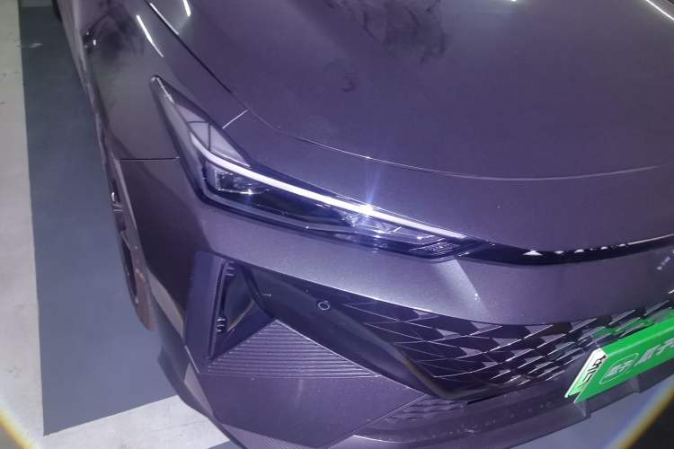 Used CHANGAN UNI-V iDD 2024 Blue Whale Smart Electric iDD 136km Luxury Model Right Front Headlight
