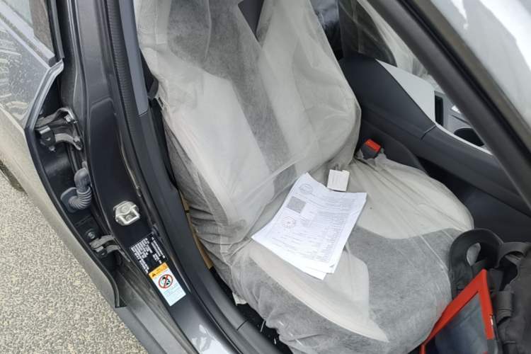 Used CHANGAN UNI-V iDD 2024 Blue Whale Smart Electric iDD 136km ZhiKu Model Right Front Seat