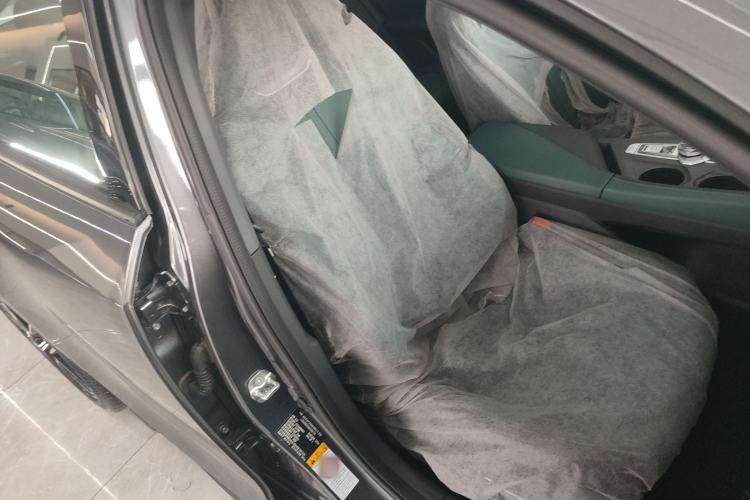 Used CHANGAN UNI-V iDD 2024 Blue Whale Smart Electric iDD 136km ZhiKu Model Right Front Seat