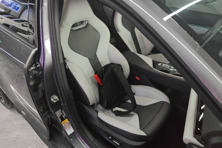 Used CHANGAN UNI-V iDD 2024 Blue Whale Smart Electric iDD 136km Luxury Model Right Front Seat