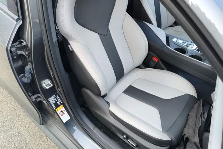Used CHANGAN UNI-V iDD 2024 Blue Whale Smart Electric iDD 136km ZhiKu Model Right Front Seat
