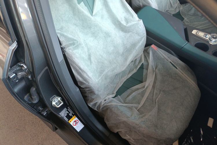Used CHANGAN UNI-V iDD 2024 Blue Whale Smart Electric iDD 136km ZhiKu Model Right Front Seat