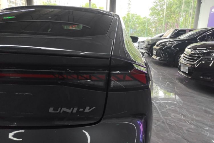 Used CHANGAN UNI-V iDD 2024 Blue Whale Smart Electric iDD 136km Luxury Model Right Rear Taillight