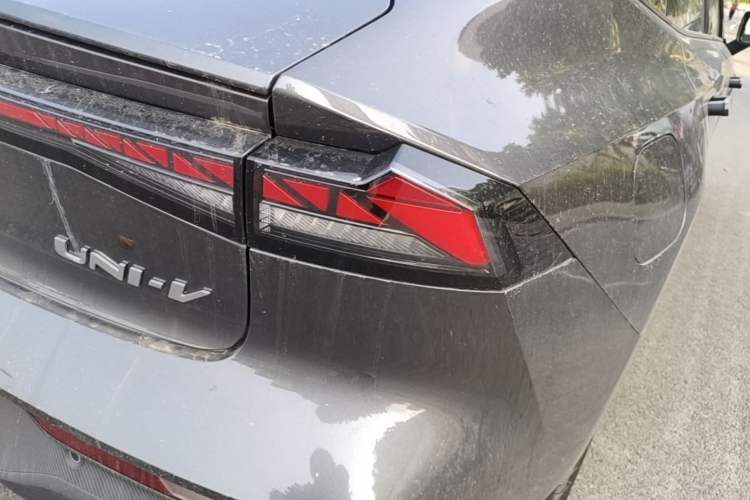 Used CHANGAN UNI-V iDD 2024 Blue Whale Smart Electric iDD 136km ZhiKu Model Right Rear Taillight