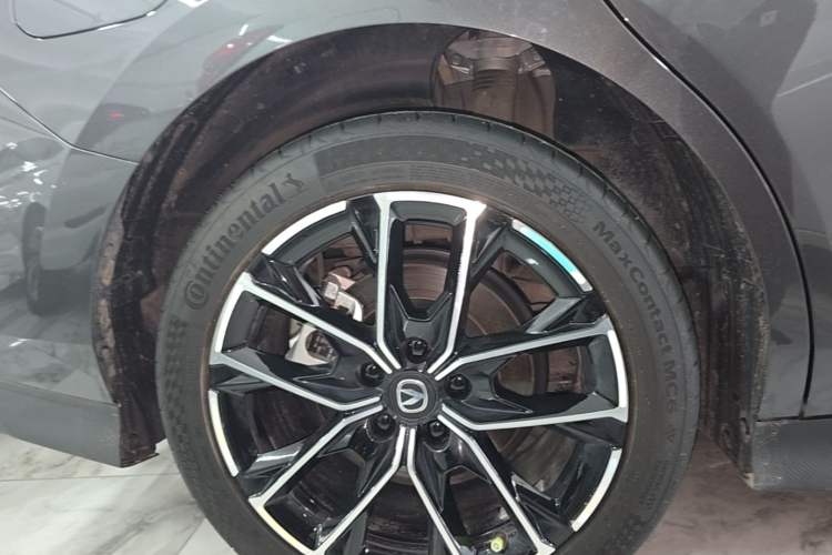 Used CHANGAN UNI-V iDD 2024 Blue Whale Smart Electric iDD 136km ZhiKu Model Right Rear Wheel Hub
