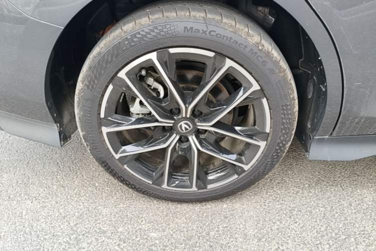 Used CHANGAN UNI-V iDD 2024 Blue Whale Smart Electric iDD 136km ZhiKu Model Right Rear Wheel Hub
