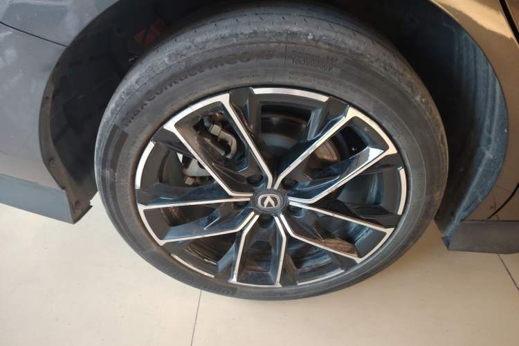 Used CHANGAN UNI-V iDD 2024 Blue Whale Smart Electric iDD 136km ZhiKu Model Right Rear Wheel Hub