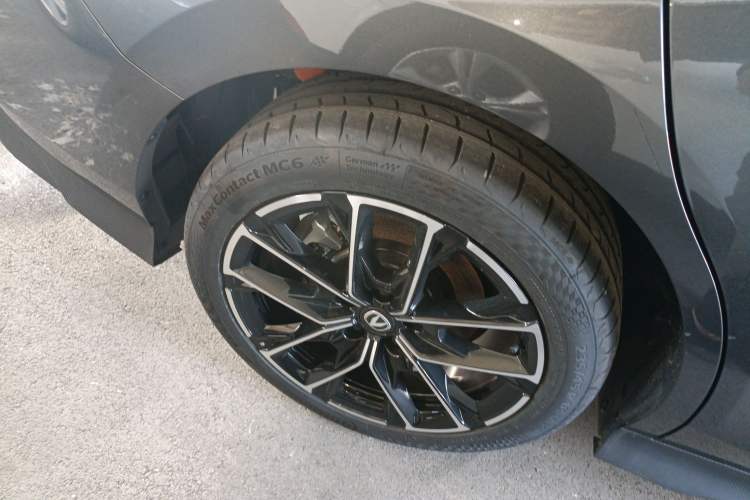 Used CHANGAN UNI-V iDD 2024 Blue Whale Smart Electric iDD 136km ZhiKu Model Right Rear Wheel Hub