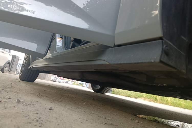Used CHANGAN UNI-V iDD 2024 Blue Whale Smart Electric iDD 136km Luxury Model Right Side Sill