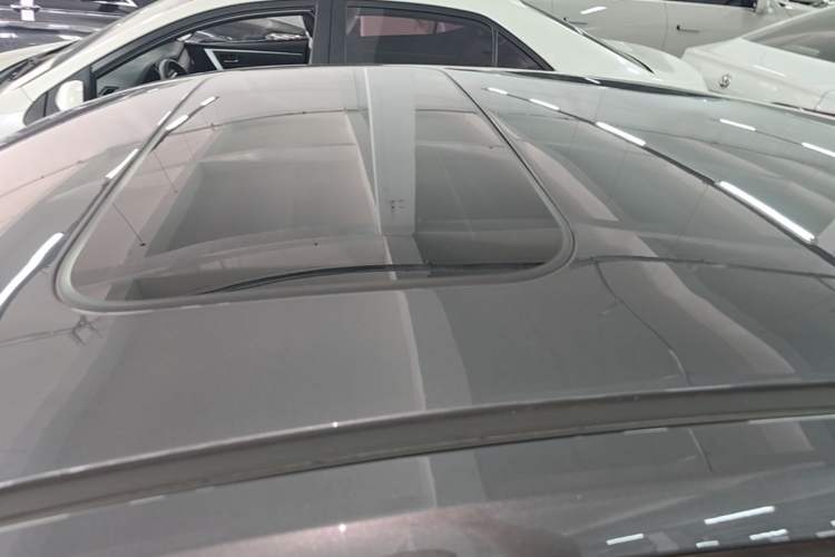 Used CHANGAN UNI-V iDD 2024 Blue Whale Smart Electric iDD 136km ZhiKu Model Roof