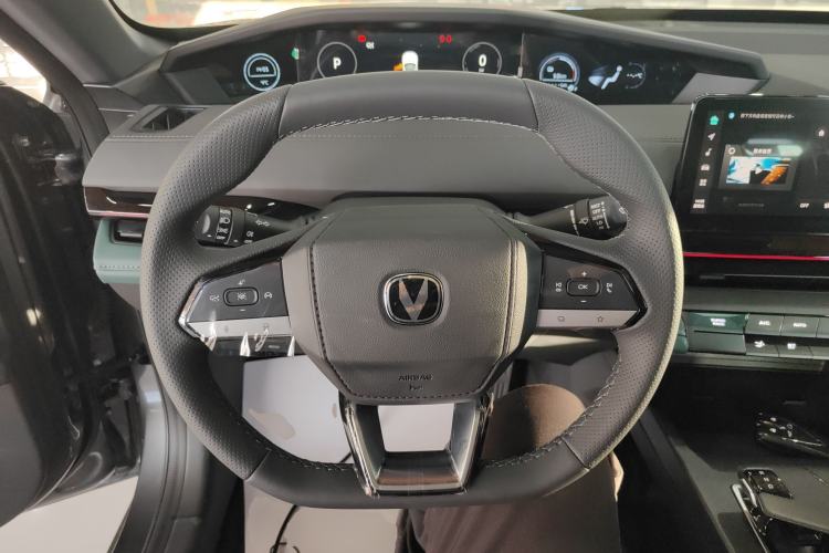 Used CHANGAN UNI-V iDD 2024 Blue Whale Smart Electric iDD 136km Luxury Model Steering Wheel