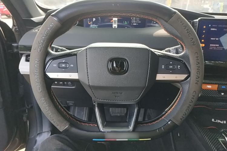 Used CHANGAN UNI-V iDD 2024 Blue Whale Smart Electric iDD 136km ZhiKu Model Steering Wheel