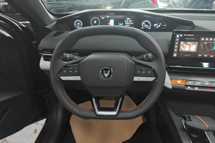 Used CHANGAN UNI-V iDD 2024 Blue Whale Smart Electric iDD 136km Luxury Model Steering Wheel