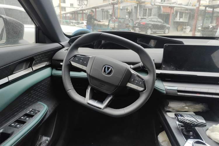 Used CHANGAN UNI-V iDD 2024 Blue Whale Smart Electric iDD 136km ZhiKu Model Steering Wheel