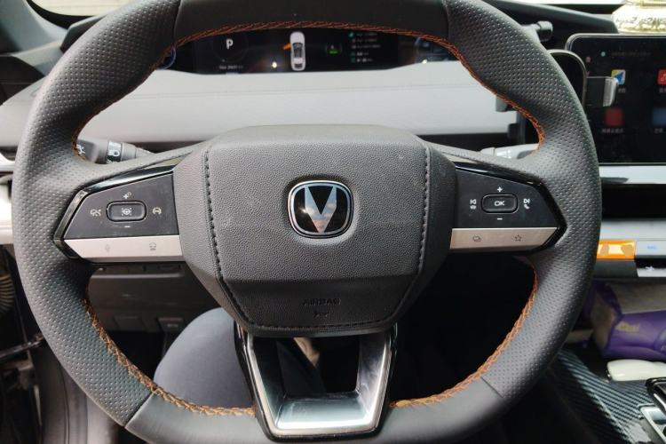 Used CHANGAN UNI-V iDD 2024 Blue Whale Smart Electric iDD 136km ZhiKu Model Steering Wheel