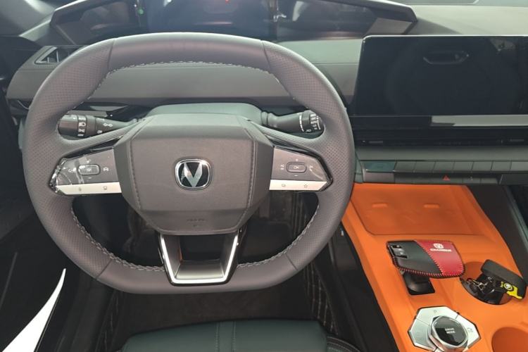 Used CHANGAN UNI-V iDD 2024 Blue Whale Smart Electric iDD 136km ZhiKu Model Steering Wheel
