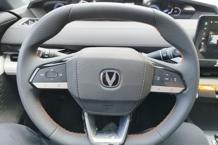 Used CHANGAN UNI-V iDD 2024 Blue Whale Smart Electric iDD 136km ZhiKu Model Steering Wheel