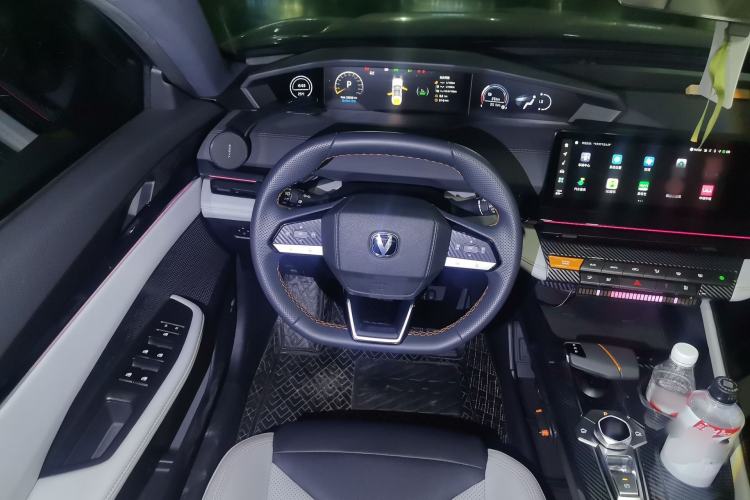 Used CHANGAN UNI-V iDD 2024 Blue Whale Smart Electric iDD 136km Luxury Model Steering Wheel
