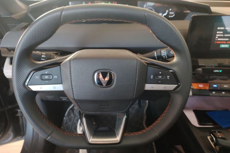 Used CHANGAN UNI-V iDD 2024 Blue Whale Smart Electric iDD 136km ZhiKu Model Steering Wheel