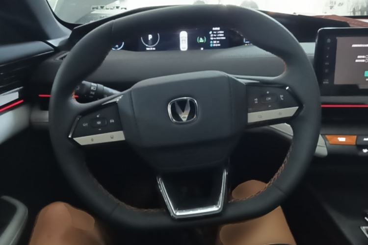 Used CHANGAN UNI-V iDD 2024 Blue Whale Smart Electric iDD 136km Luxury Model Steering Wheel
