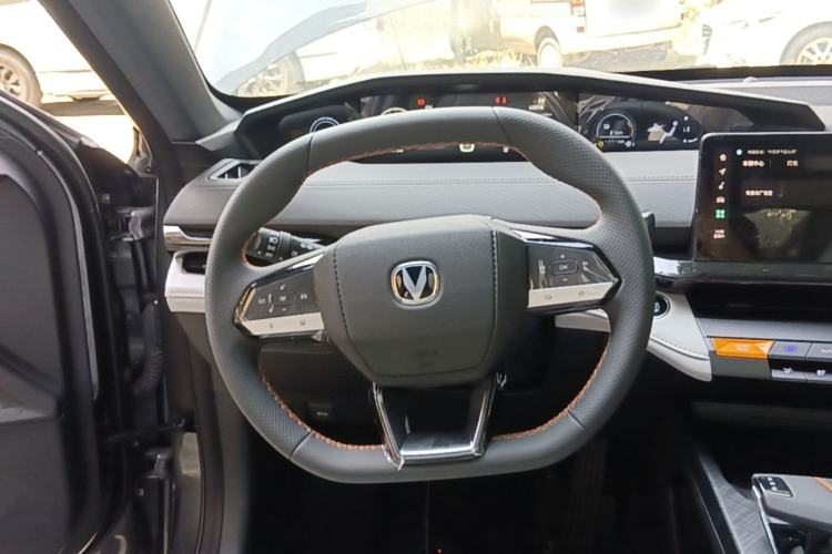 Used CHANGAN UNI-V iDD 2024 Blue Whale Smart Electric iDD 136km Luxury Model Steering Wheel