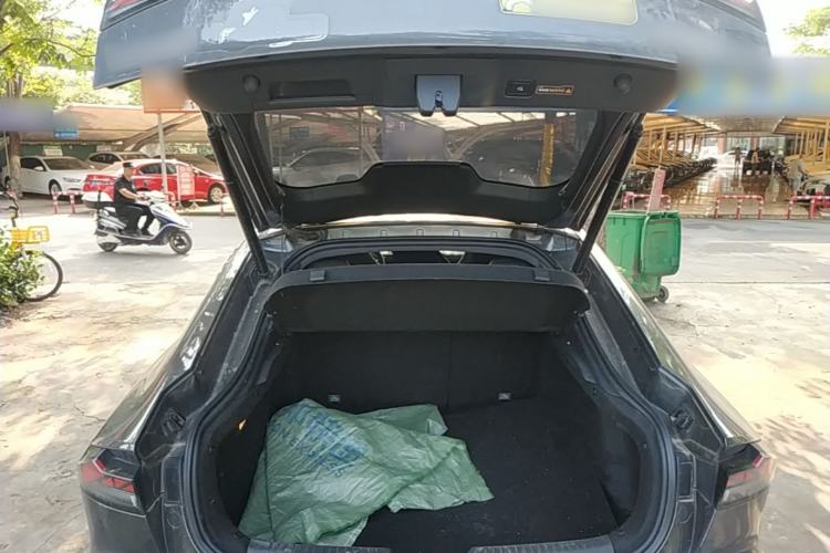 Used CHANGAN UNI-V iDD 2024 Blue Whale Smart Electric iDD 136km ZhiKu Model Trunk