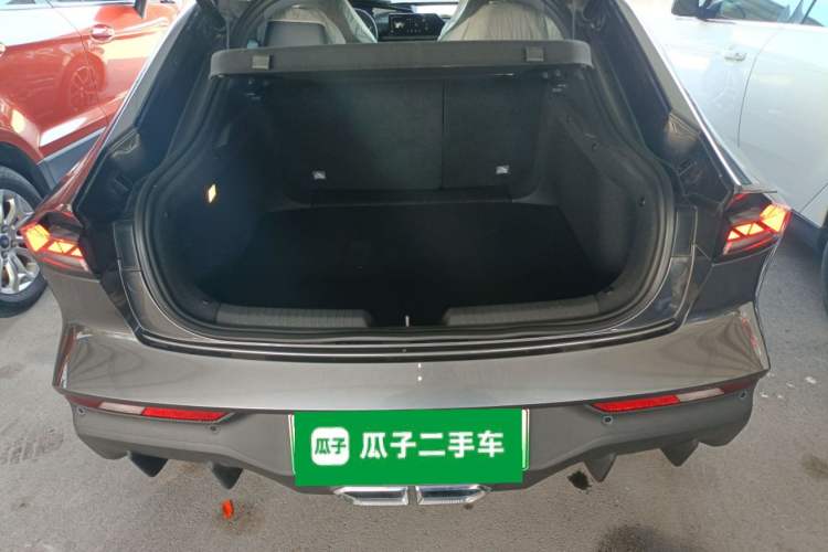 Used CHANGAN UNI-V iDD 2024 Blue Whale Smart Electric iDD 136km ZhiKu Model Trunk