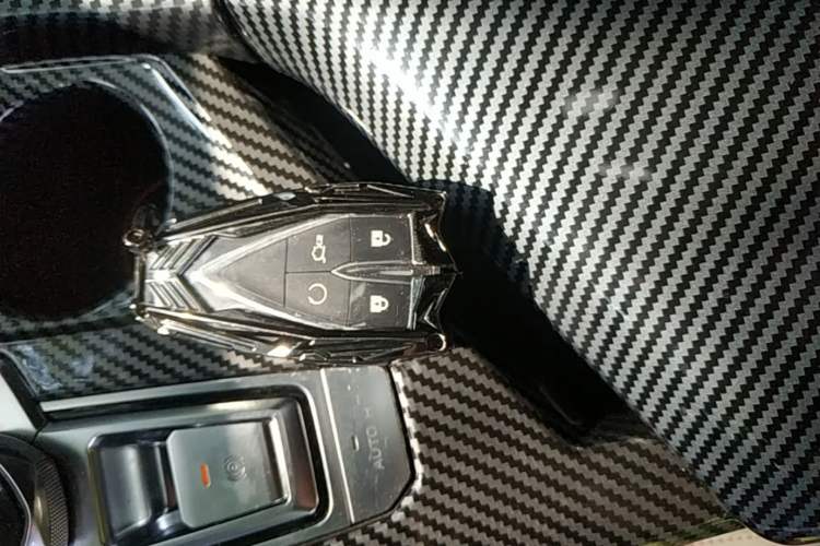 Used CHANGAN UNI-V iDD 2024 Blue Whale Smart Electric iDD 136km ZhiKu Model Vehicle Key