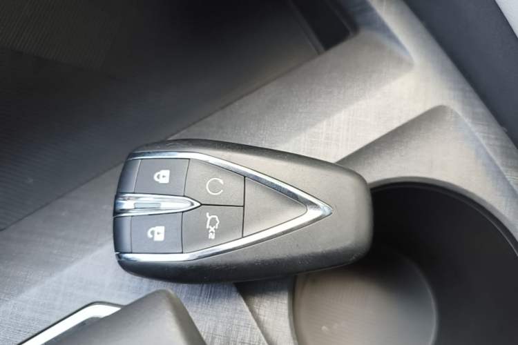 Used CHANGAN UNI-V iDD 2024 Blue Whale Smart Electric iDD 136km ZhiKu Model Vehicle Key