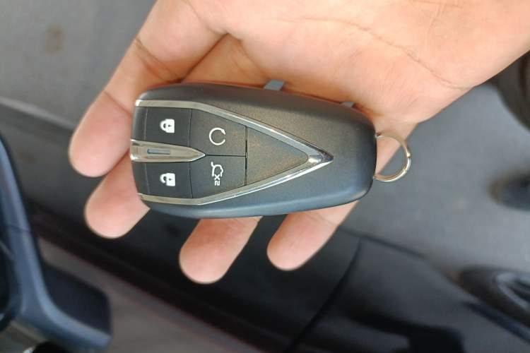 Used CHANGAN UNI-V iDD 2024 Blue Whale Smart Electric iDD 136km ZhiKu Model Vehicle Key