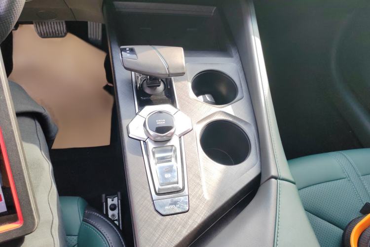 Used CHANGAN UNI-V iDD 2024 Blue Whale Smart Electric iDD 136km Luxury Model Gear Lever