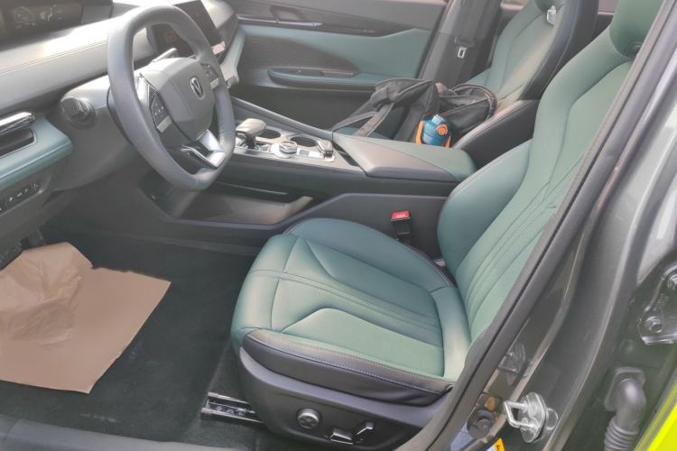 Used CHANGAN UNI-V iDD 2024 Blue Whale Smart Electric iDD 136km Luxury Model Left Front Seat
