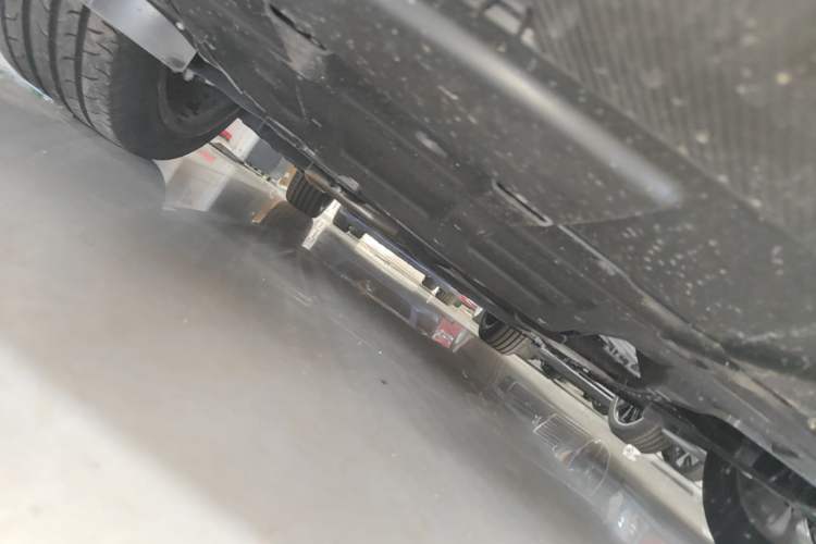 Used CHANGAN UNI-V iDD 2024 Blue Whale Smart Electric iDD 136km Luxury Model Chassis Front Right