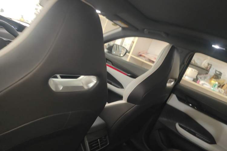Used CHANGAN UNI-V iDD 2024 Blue Whale Smart Electric iDD 136km Luxury Model Headliner
