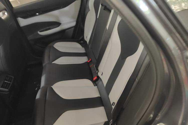 Used CHANGAN UNI-V iDD 2024 Blue Whale Smart Electric iDD 136km Luxury Model Left Rear Seat